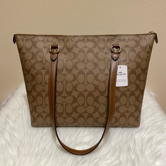 Coach - Picture 7 of 8